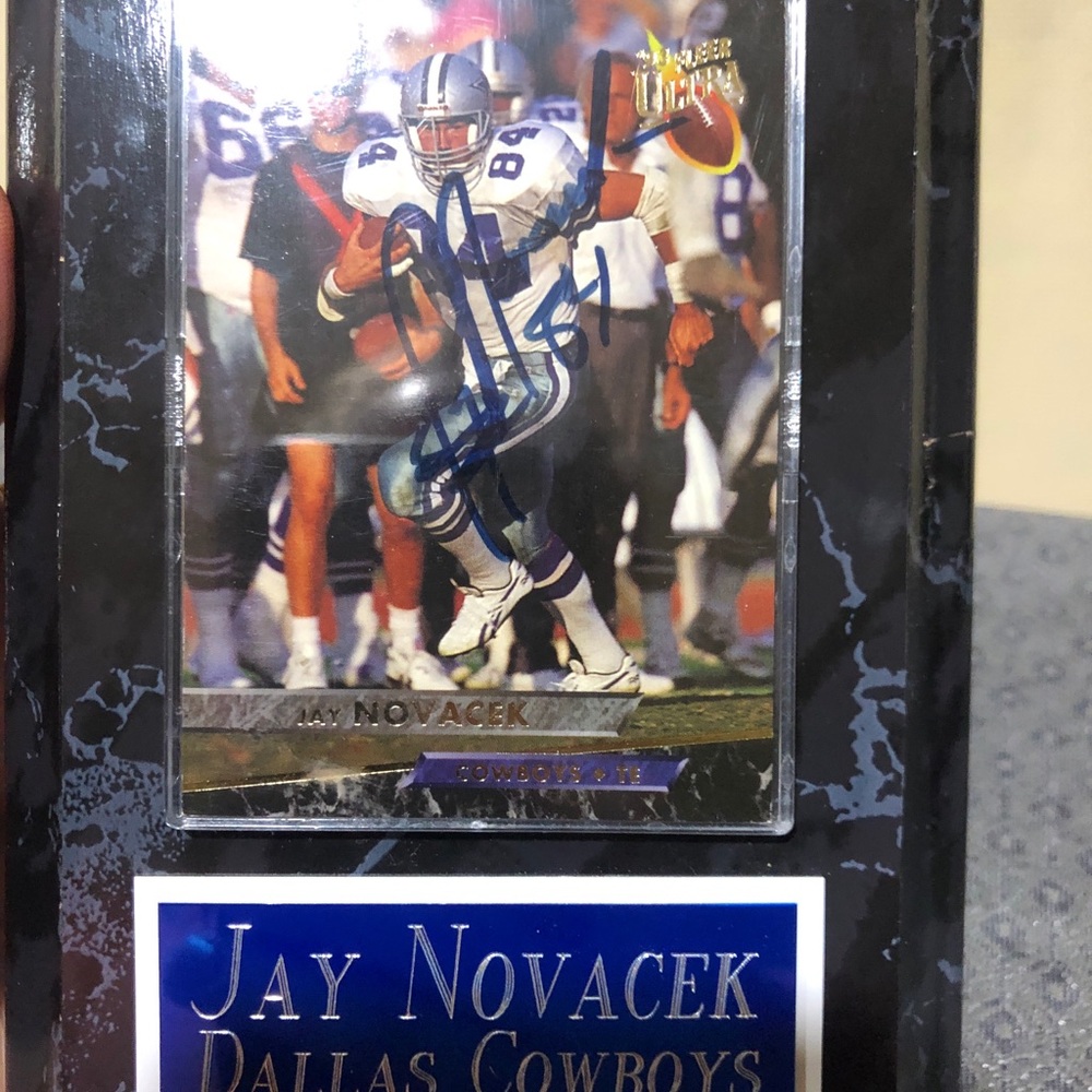 Jay Novacek Signed football card